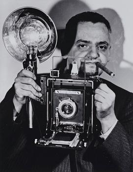 Weegee, "Weegee with his Speed Graphic camera, New York", c. 1944.