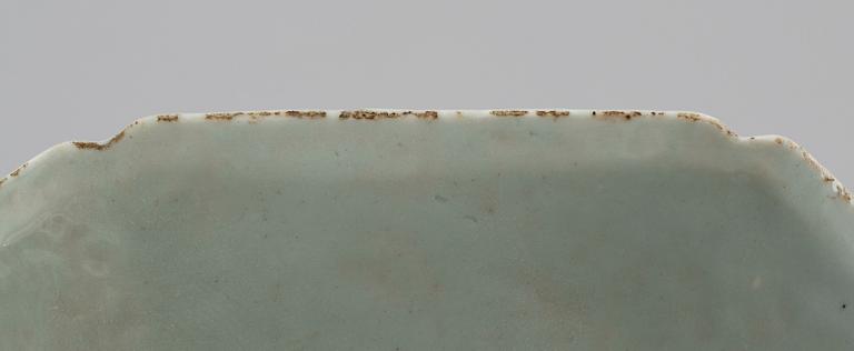 STEKFAT, porslin, Kina, Qianlong 1736-1795.