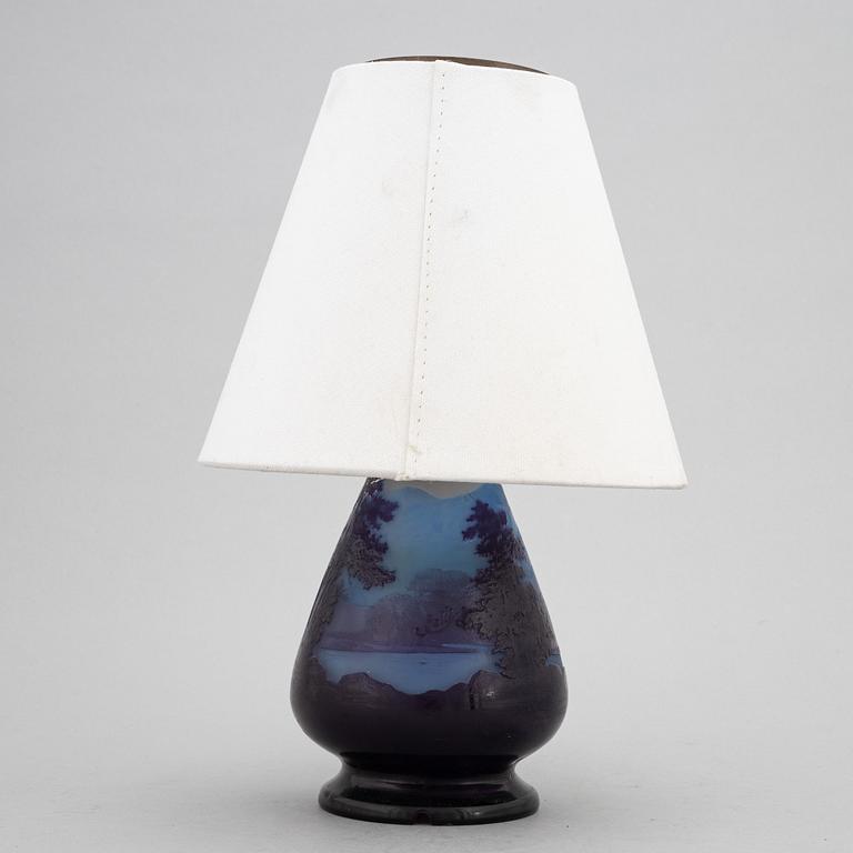 Emile Gallé, an Art Nouveau glass table lamp from Nancy, France, early 20th Century.