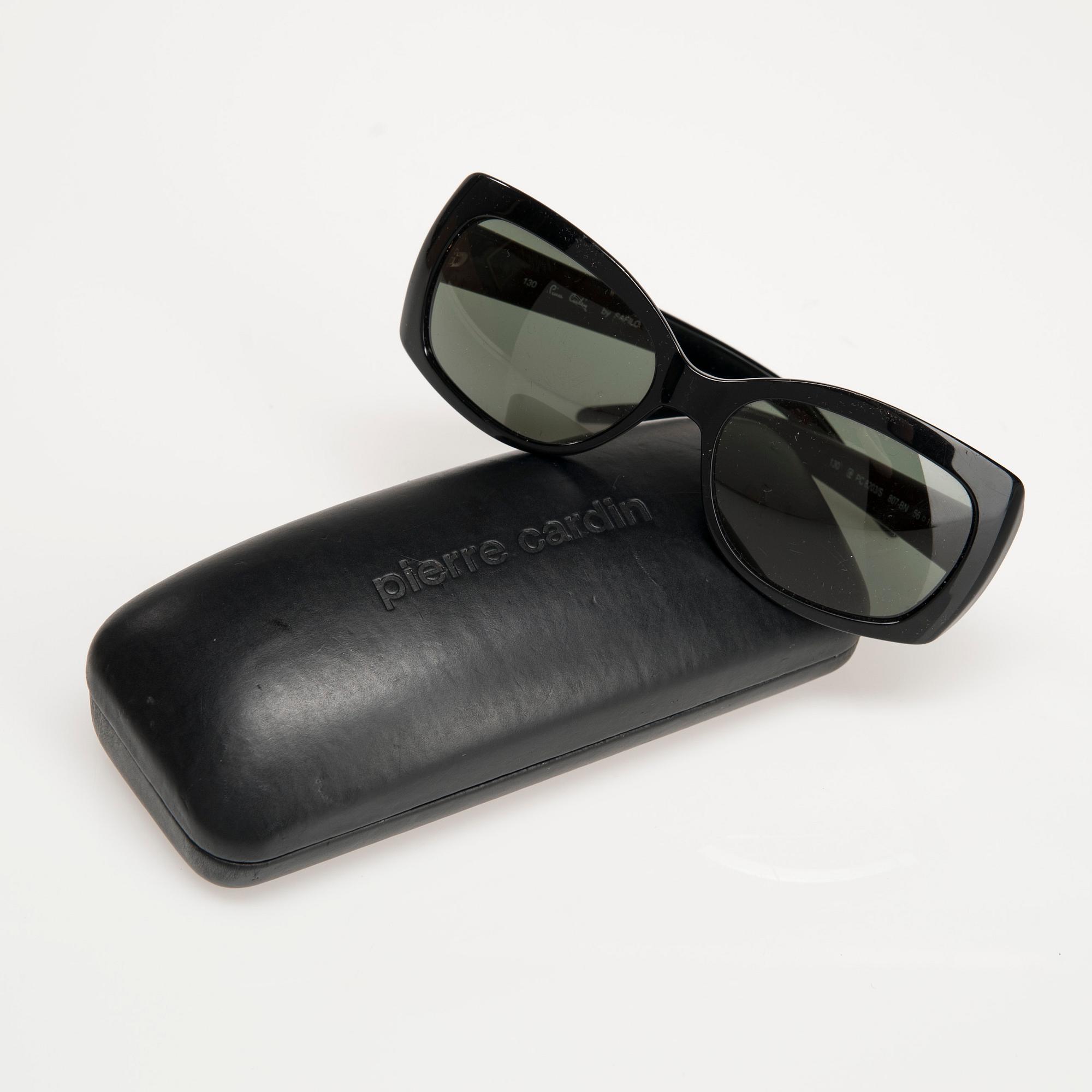 SOLGLASÖGON, Pierre Cardin.
