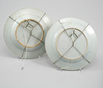 BÅLSKÅL samt TALLRIKAR, 2 st, porslin, Kina, 1700-tal.