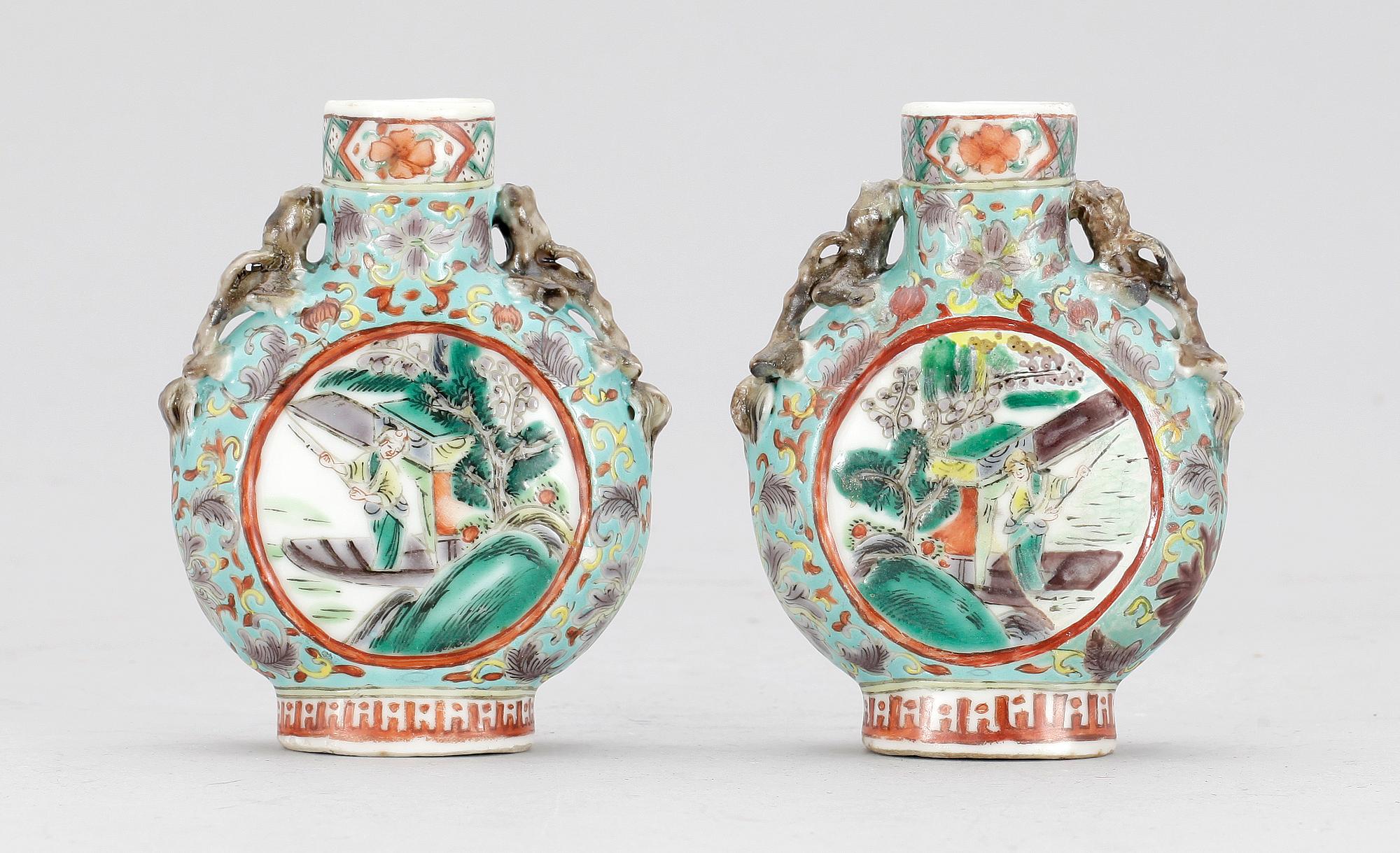 PILGRIMSKRUS, ett par, porslin, 1800-tal.