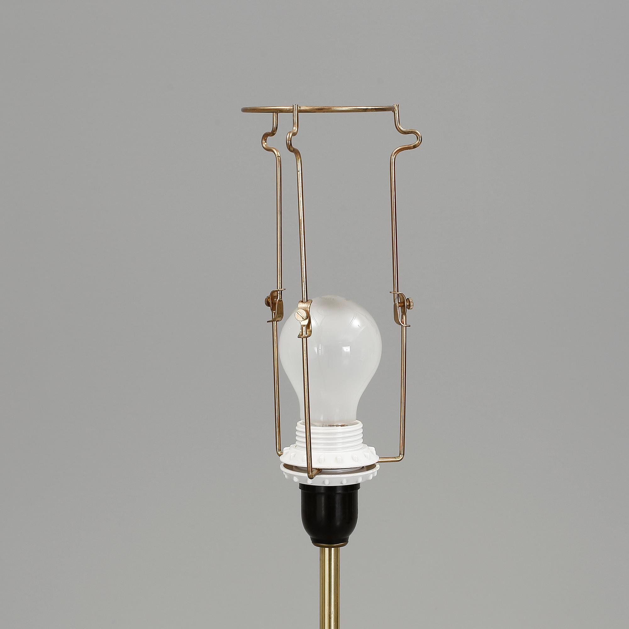 GOLVLAMPA, 1900-tal.