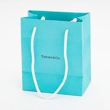 Tiffany & Co, A T wire bracelet in 18K white gold. Marked Tiffany & co, Italy.