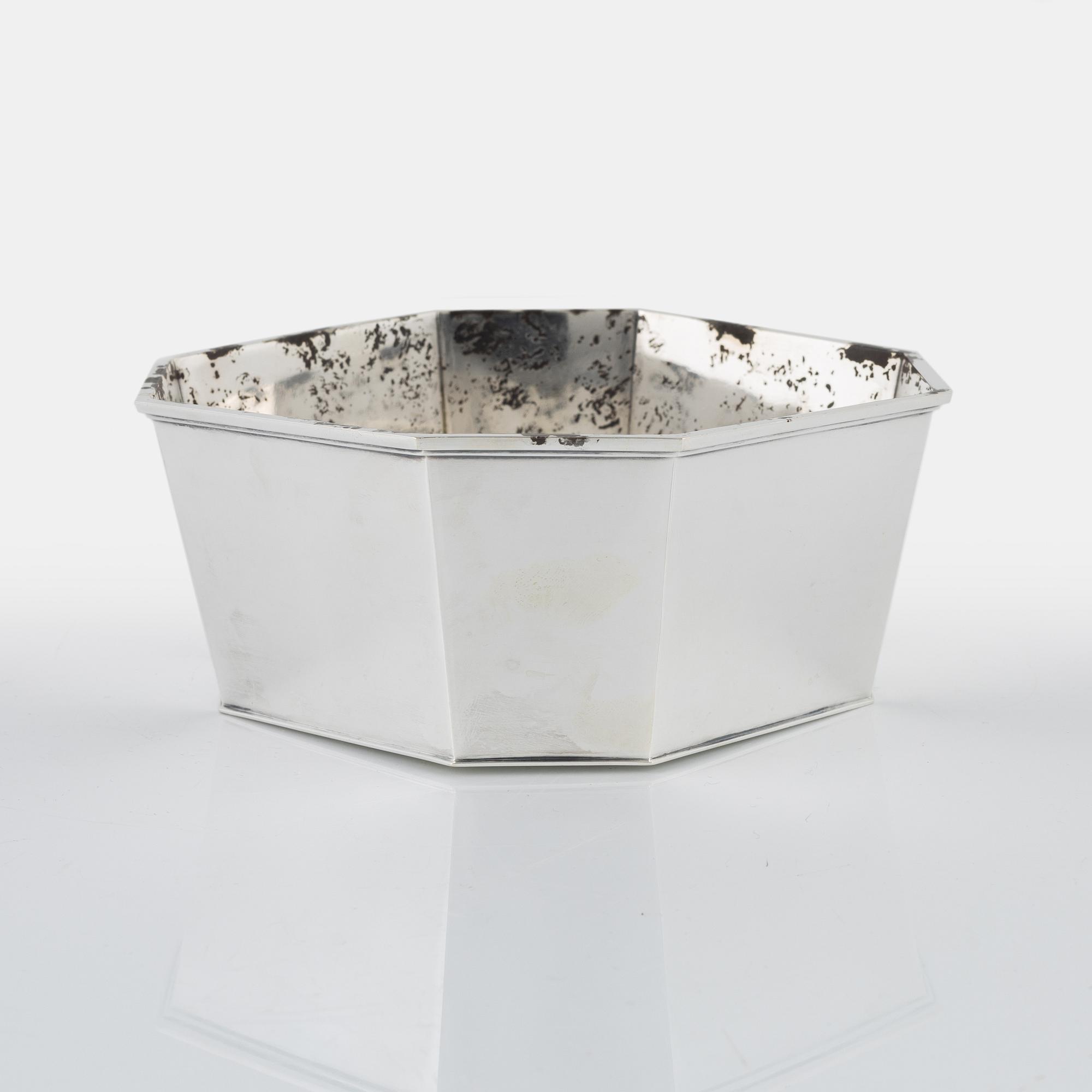 A silver bowl by Helge Lindgren för K Anderson, Stockholm, 1953.