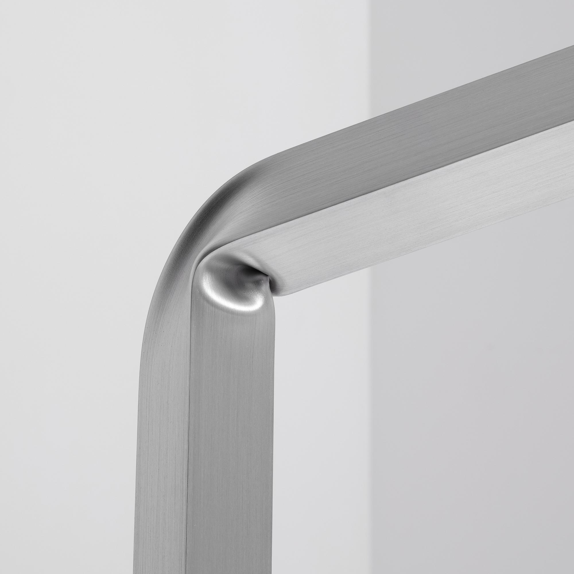 David Taylor, bordslampa, unik, "Aluminium Table Lamp (Light)", Studio Mellösaverken, Sverige, 2025.