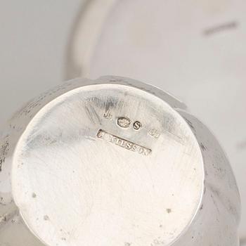 ANDERS NILSSON, dosa samt pepparströare, silver, jugend, Lund, 1913 och 1922.