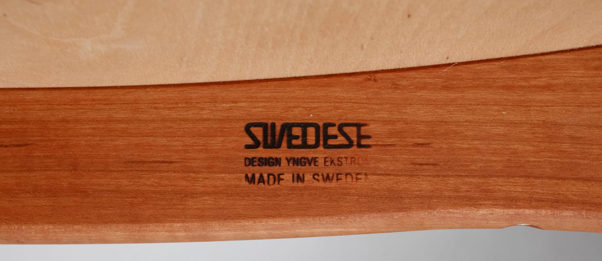 FOTPALLAR, ett par, "Lamino", Yngve Ekström, Swedese.