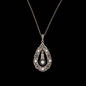 467. A PENDANT with chain, 18K white gold, diamonds. Weight c. 4.2 g.