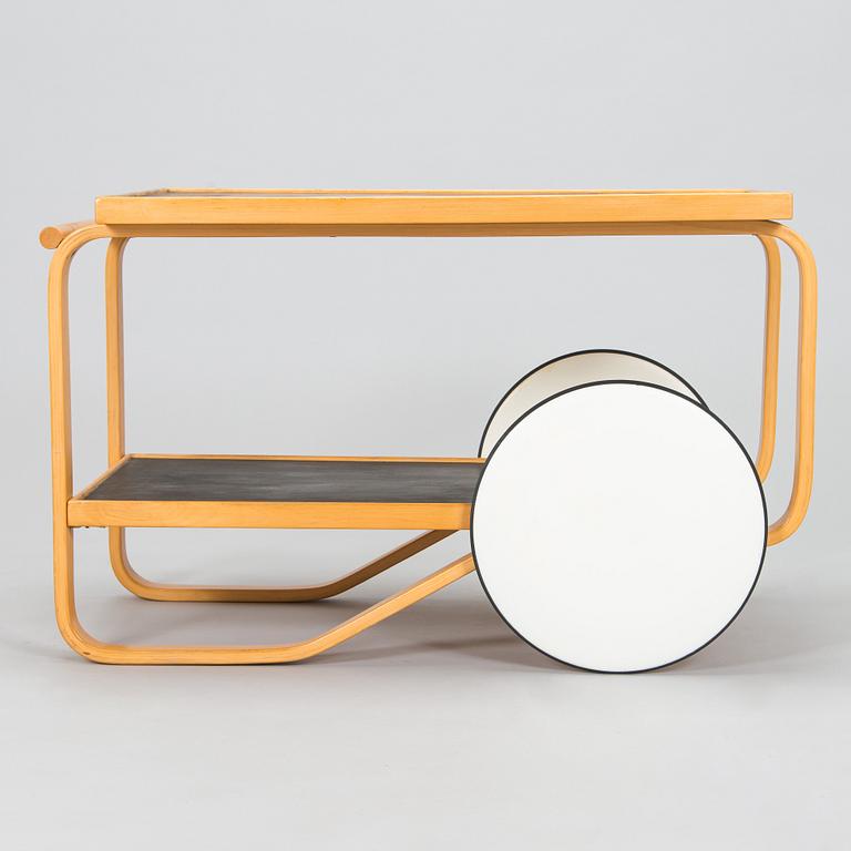 Alvar Aalto, serveringsvagn, modell 98, O.Y. Huonekalu- ja Rakennustyötehdas A.B. 1900-talets mitt.