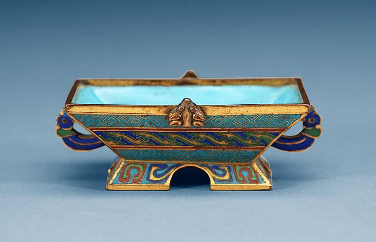 A Cloisonné brush washer pot, Qing dynasty, 19th Century.
