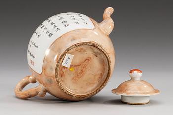 A famille rose marble-ground teapot with cover, Qing dynasty (1644-1912).