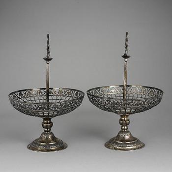 KAKFAT, ett par, empire, Johan Gustaf Åkerman, Stockholm, 1826. Totalvikt 1550 g.