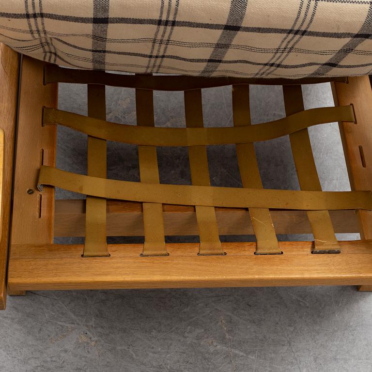 HANS J WEGNER, a pair of oak easy chairs, Getama, Denmark.