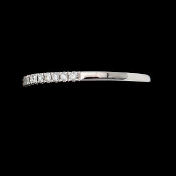 RING, 14k vitguld, diamanter tot ca 0.20 ct.
