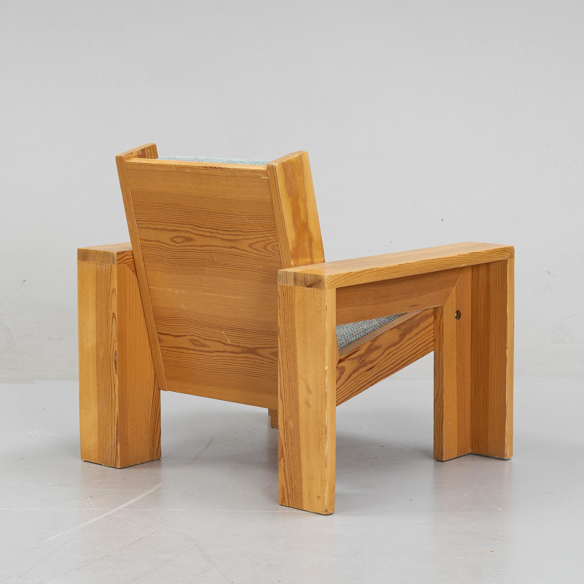 Barnmöbler, fåtölj och pallar, 4 st, 1970-tal.