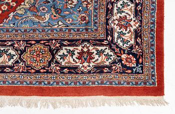 A Sarouk carpet, c. 330 x 215 cm.