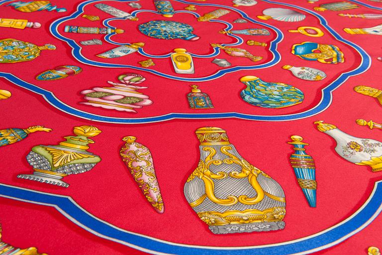 SCARF, "Qu'importe le flacon", Hermès.