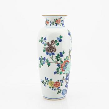 A Chinese 20th century porcelain vase.