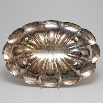 A silver plate, 20th century.