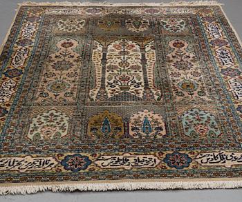 A CARPET, a Tabriz probably, ca 283-288 x 183,5-188,5 cm.