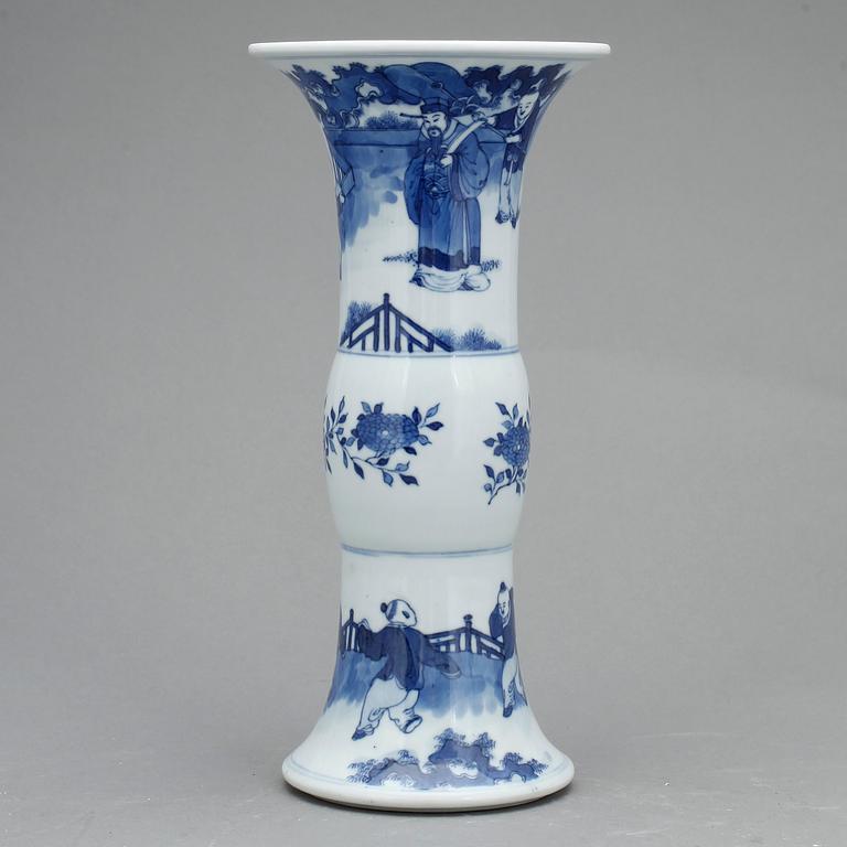 VAS, porslin. Kina. Kangxi-stil, 1900-tal.
