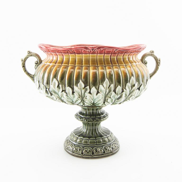Jardinière majolica circa 1900.