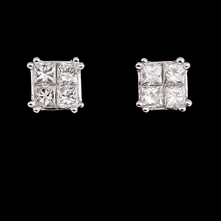 ÖRHÄNGEN, 1 par, 18 k vitguld, princesslipade diamanter tot 0.50 ct.
