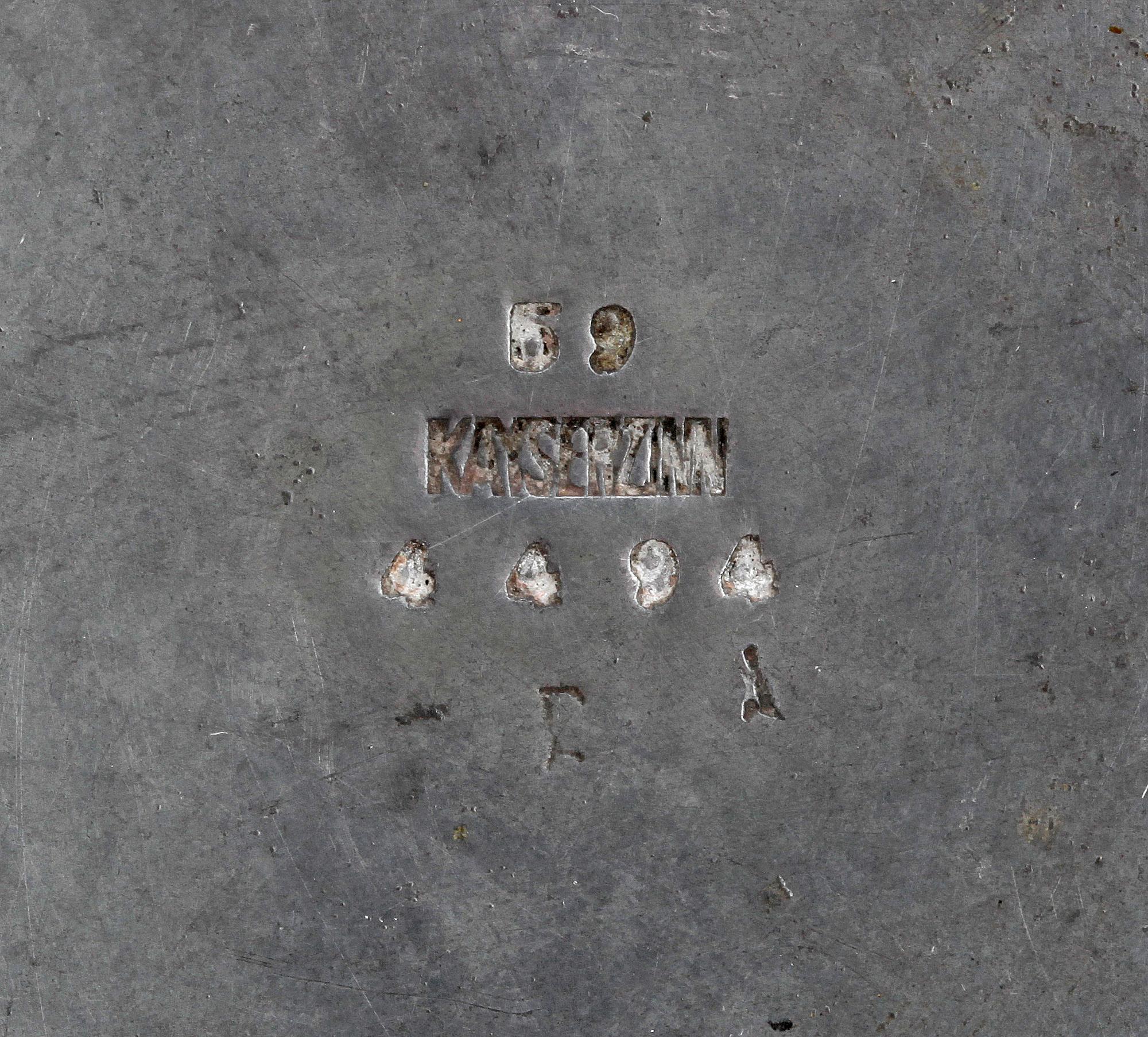 BRICKA, samt VASER, ett par, tenn, Hugo Leven, Kaiserzinn, 1909 resp 1902.