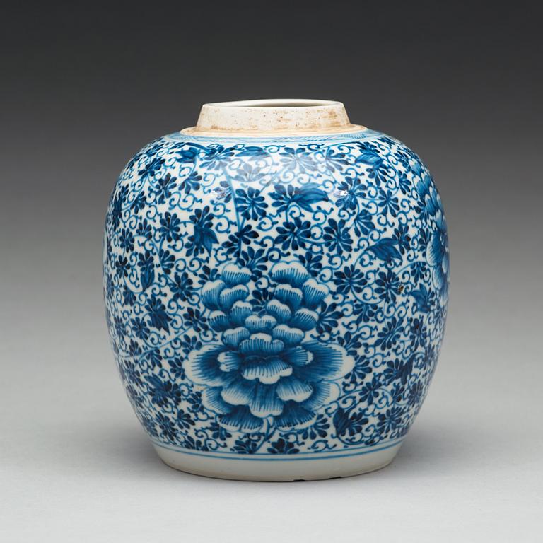 BOJAN, porslin. Qingdynastin, 1700-tal.