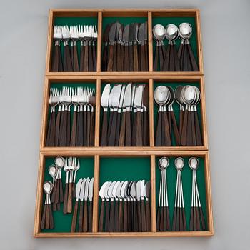 Bertel Gardberg, A 124-piece set of 'Lion de Luxe' cutlery, Hackman / Sorsakoski, Finland. In a wooden box.