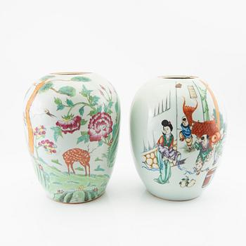 Two Chinese vases, 20th century.