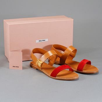 SKOR/SANDALER, Miu miu.