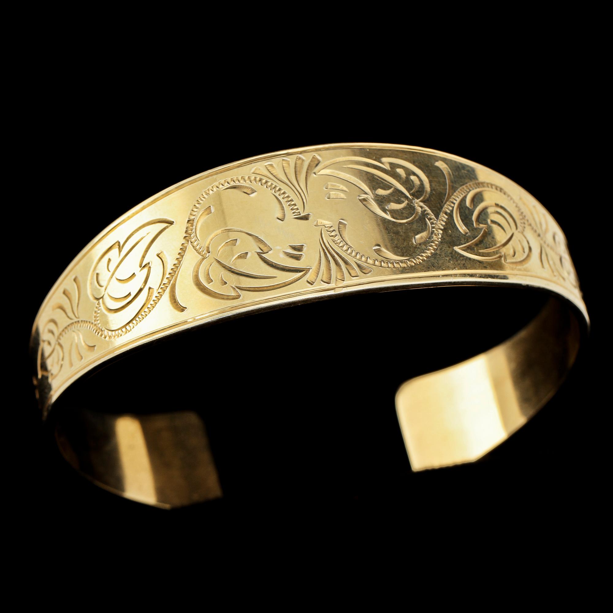 ARMRING, förgyllt silver, Svedboms Guldsmeds AB, Vetlanda, 2001. Vikt 31 g.