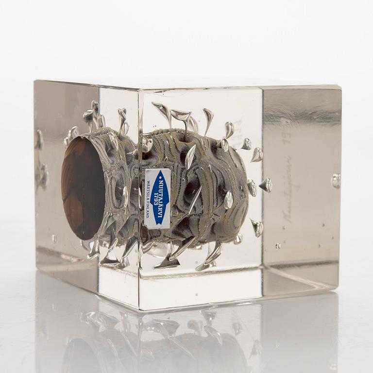 Oiva Toikka, vuosikuutio, signeerattu Oiva Toikka, Nuutajärvi 1979, numeroitu 122/1000.