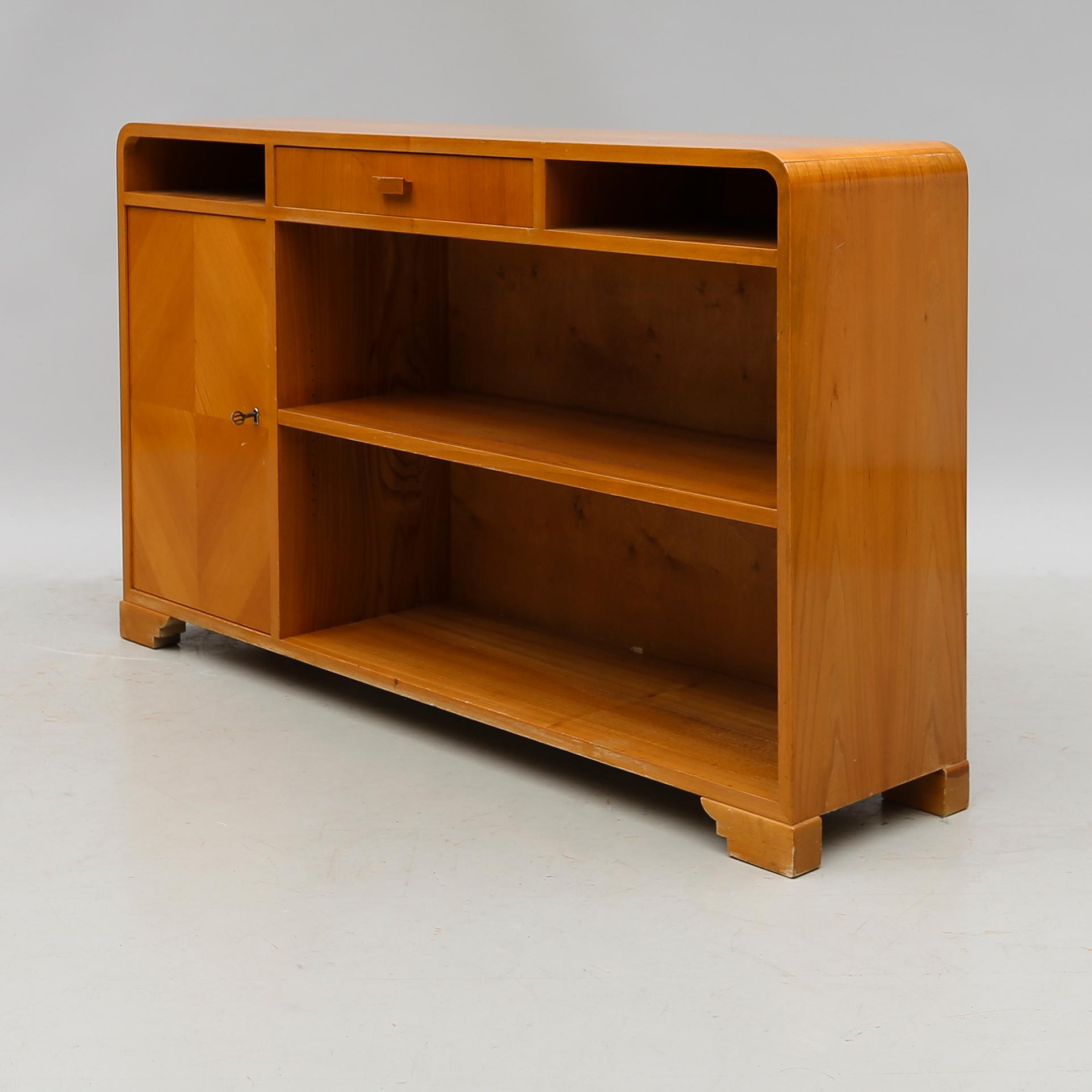 BOKHYLLA, 1900-talets första hälft.