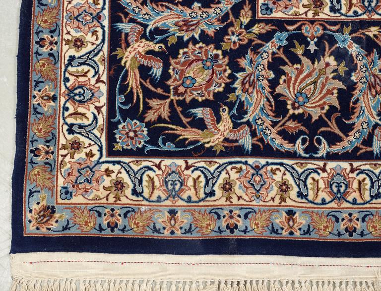 SEMIANTIK/OLD ISFAHAN PART SILK. 364 x 252 cm.