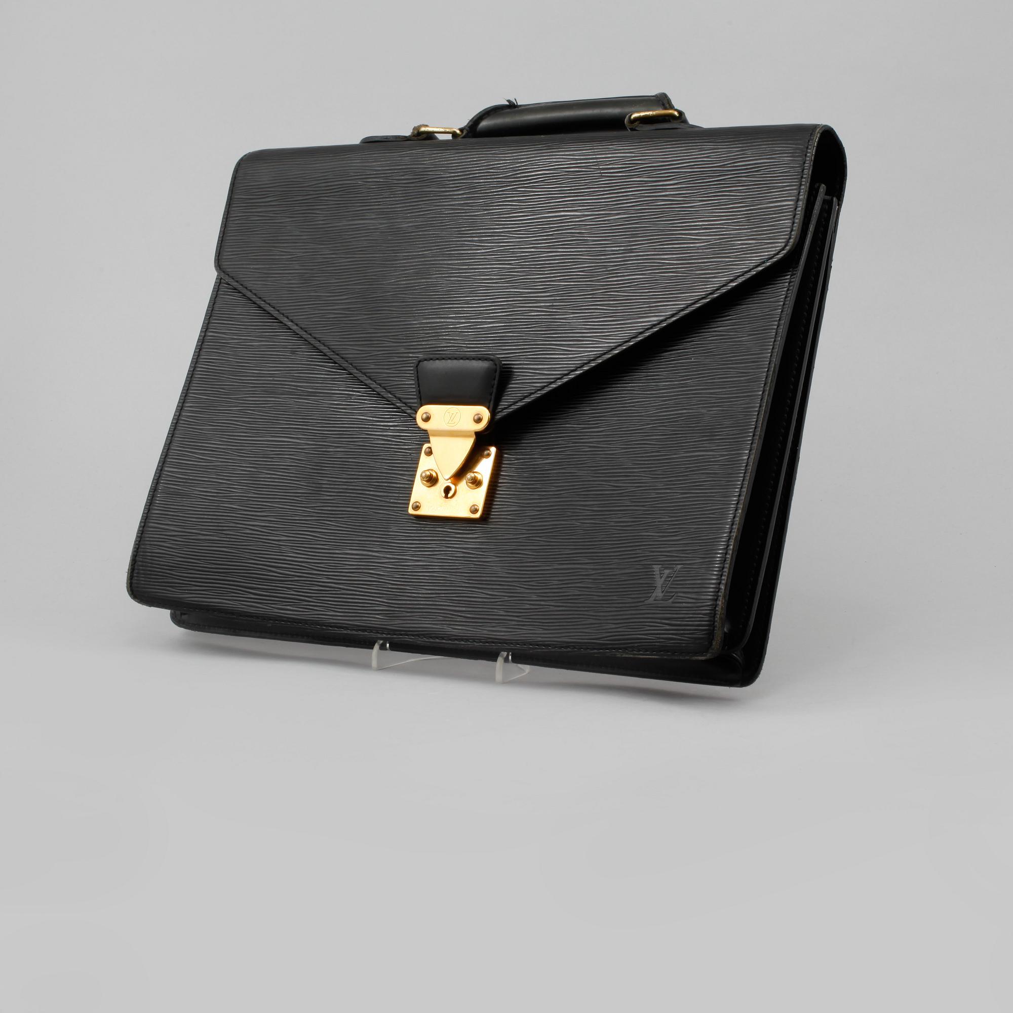 PORTFÖLJ, "Serviette conseiller ambassadeure Epi", Louis Vuitton.