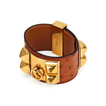 HERMÈS, an ostrich leather "Collier de Chien" bracelet.