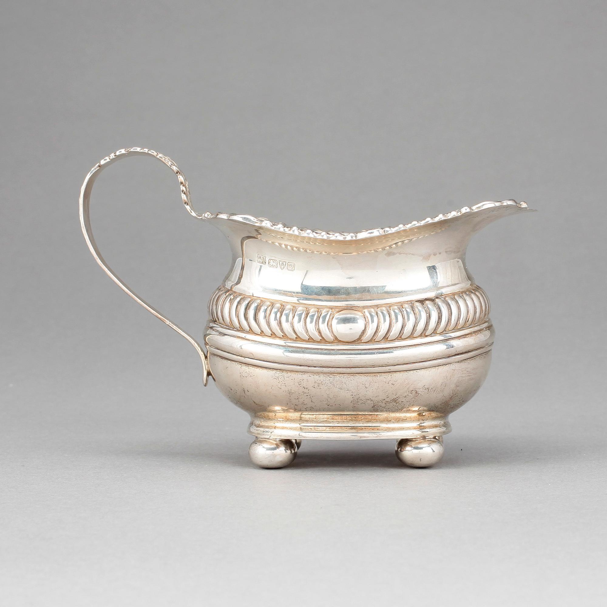 MJÖLKKANNA, silver, Chester, 1916, England. Vikt ca 262 gram.