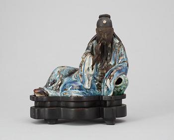 313. A late Qingdynasty figurine.