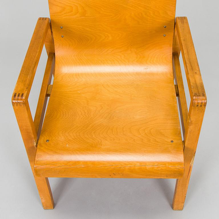 Alvar Aalto, karmstol, modell 51, för OY Huonekalu- ja Rakennustyötehdas A.B. Finland 1930-tal.