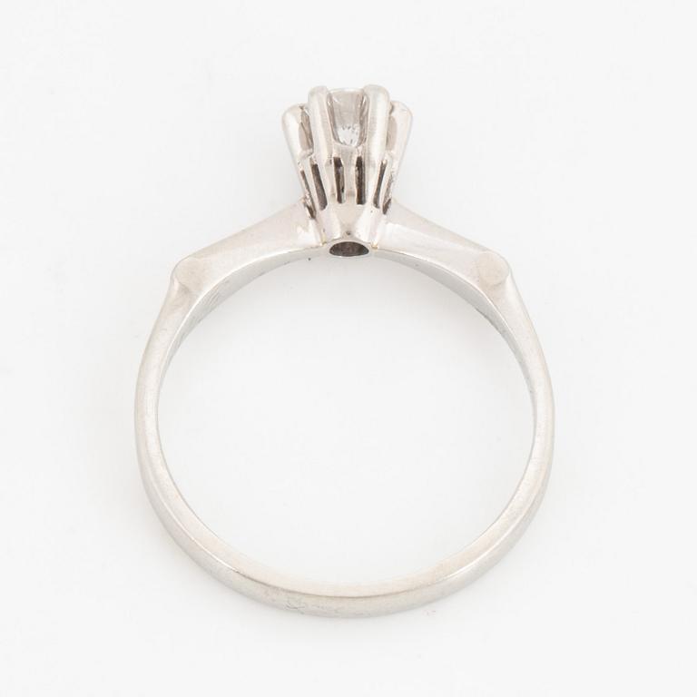 0,20 ct brilliant-cut diamond ring.