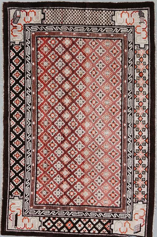 MATTA, semiantik/old, Kina, ca 132x202 cm.