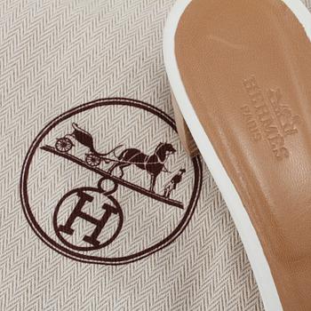 SKOR, ett par slip in, Hermès, "Oasis H sandal Oran".