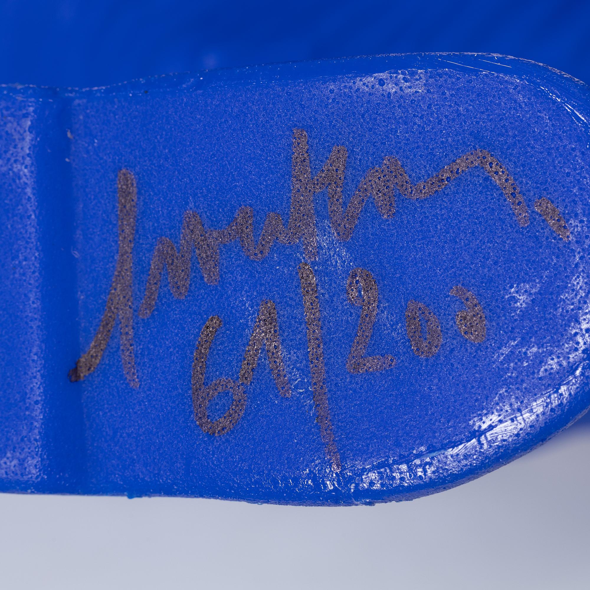 William Sweetlove, "Cloned Schnauzer with water bottle". (Blue).