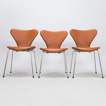 Arne Jacobsen, six "Series 7" chairs for Fritz Hansen, Denmark.