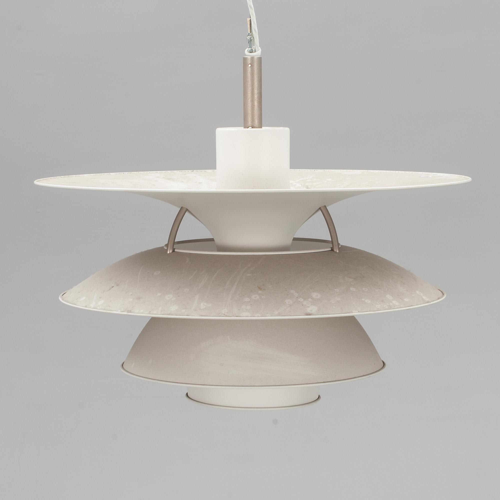TAKLAMPA, "Charlottenborg PH 6 1/2-6", Ebbe Christensen, Sophus Frandsen och Poul Henningsen, Louis Poulsen.