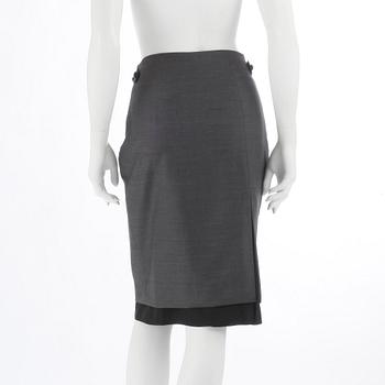 NOIR, a grey av black pencilskirt. Size 38.