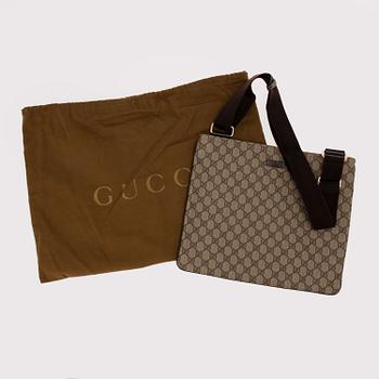 GG Supreme Coated Canvas Messenger bag.